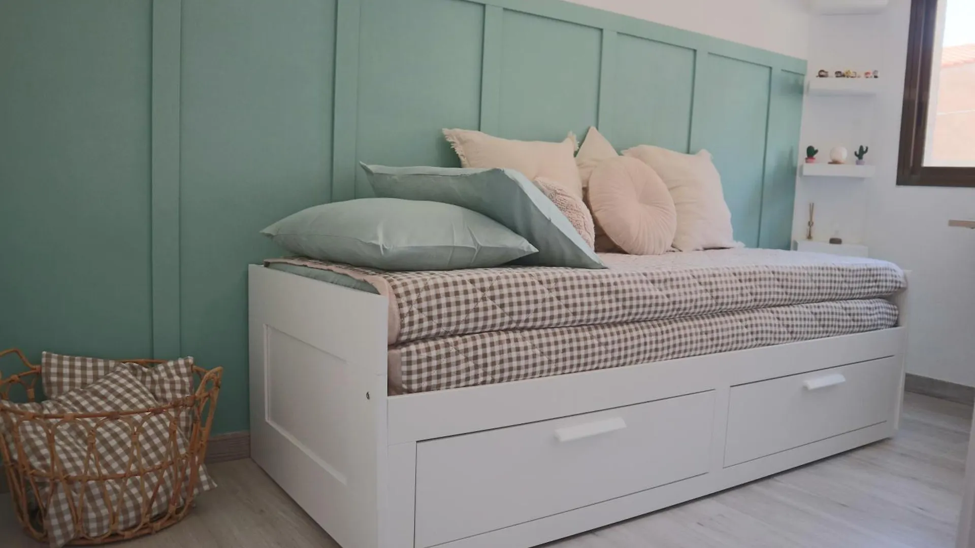 Darahome Кунит Испания